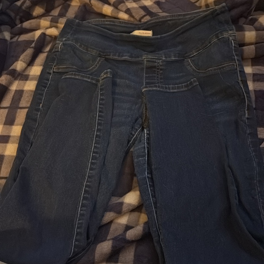 Women’s Dark Blue Pull-On Jeans